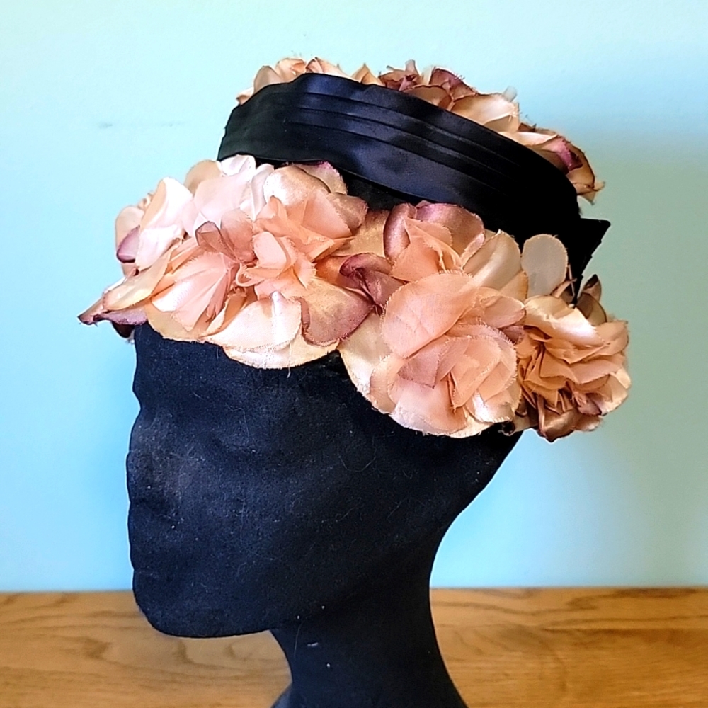 Vintage Floral Ladies Hat.